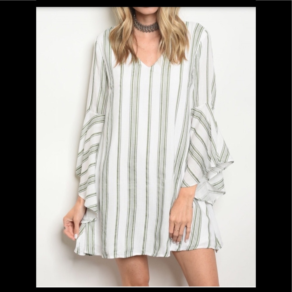 LAST ONE🌺BEAUTIFUL BELL SLEEVE MINI DRESS